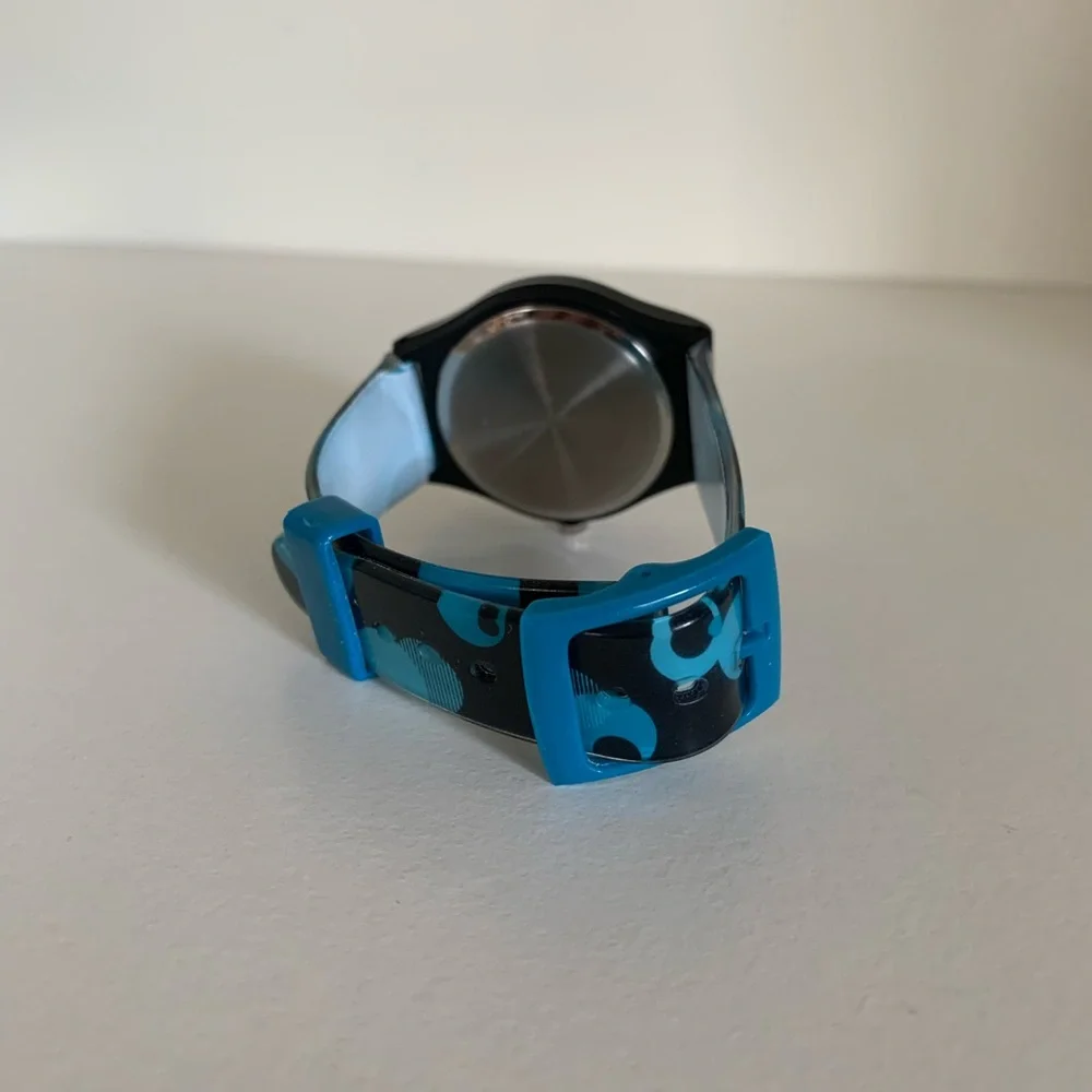 Hold Y2k badtz Maru jelly watch